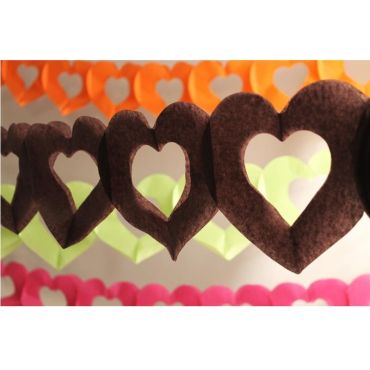 Guirlande de Coeurs en Papier - Chocolat Guirlande de Coeurs en Papier - Chocolat
