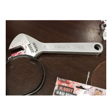 Serre-tête Adulte - Clé Anglaise Ensanglantée 28 cm Serre-tête Adulte - Clé Anglaise Ensanglantée 28 cm