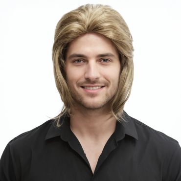 Homme souriant portant une perruque coupe mulet de couleur blonde | jourdefete.com Homme souriant portant une perruque coupe mulet de couleur blonde | jourdefete.com