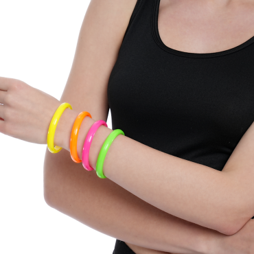 Bracelets fluorescents jonc colorés et lumineux en lot de 4 | jourdefete.com Bracelets fluorescents jonc colorés et lumineux en lot de 4 | jourdefete.com