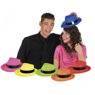 Chapeau de Gangster en Plastique - Coloris au Choix Chapeau de Gangster en Plastique - Coloris au Choix