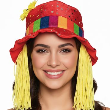 Chapeau de clown multicolore avec fleur porté par une femme souriante | jourdefete.com Chapeau de clown multicolore avec fleur porté par une femme souriante | jourdefete.com