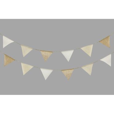 Guirlande en toile avec fanions pour déco de fête | jourdefete.com Guirlande en toile avec fanions pour déco de fête | jourdefete.com