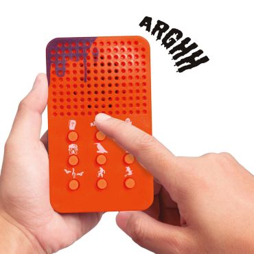 Haut-parleur Halloween orange avec boutons de sons effrayants utilisé pendant une fête | jourdefete.com Haut-parleur Halloween orange avec boutons de sons effrayants utilisé pendant une fête | jourdefete.com