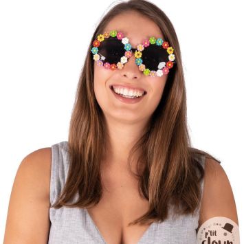 Paire de lunettes d'hippie avec fleurs multicolores