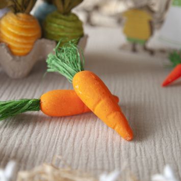 4 carottes en polystyrène - 11 x 2,5 cm - Pâques
